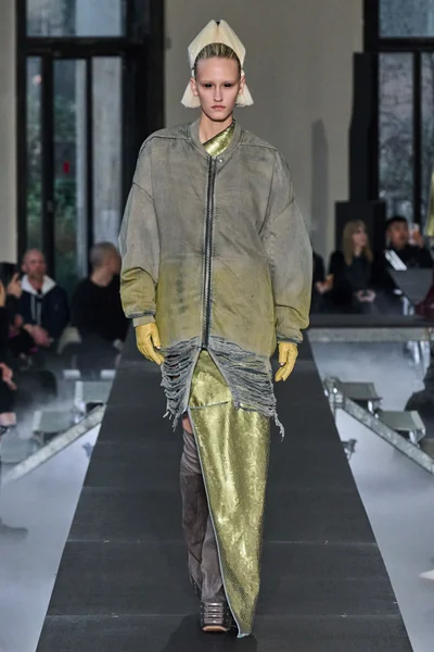 Look 43